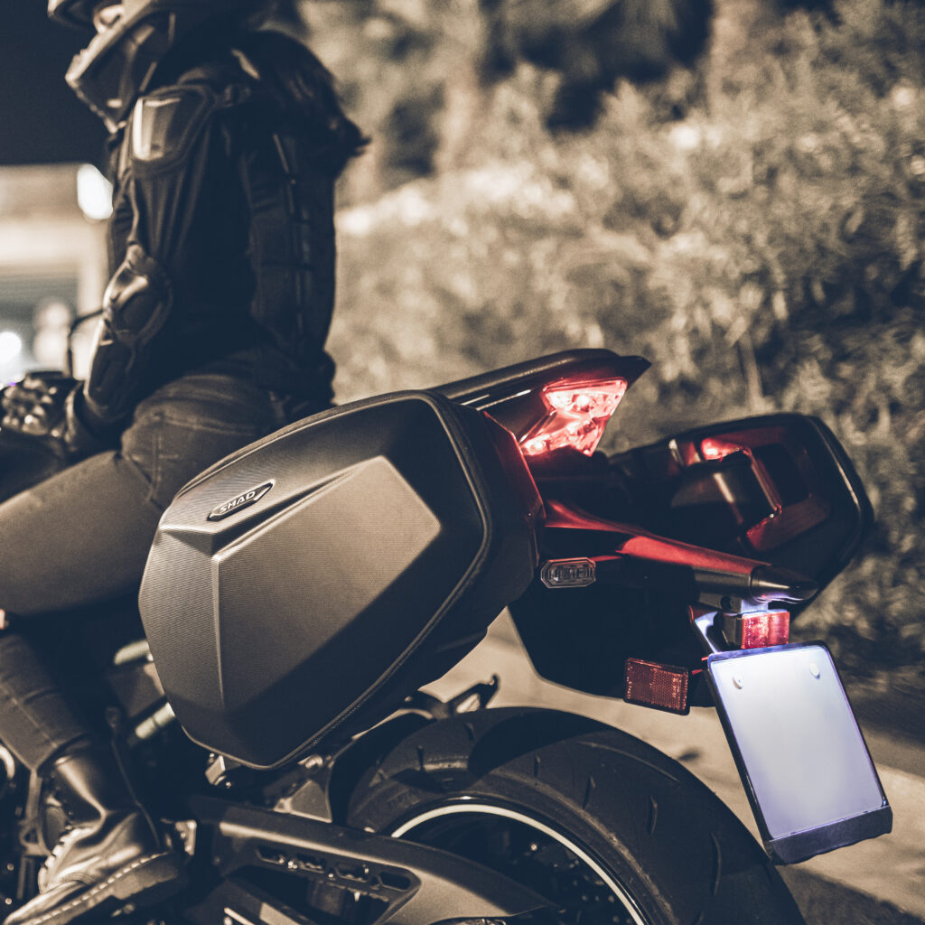 HARD SHELL SADDLE BAGS E48SR 2 un